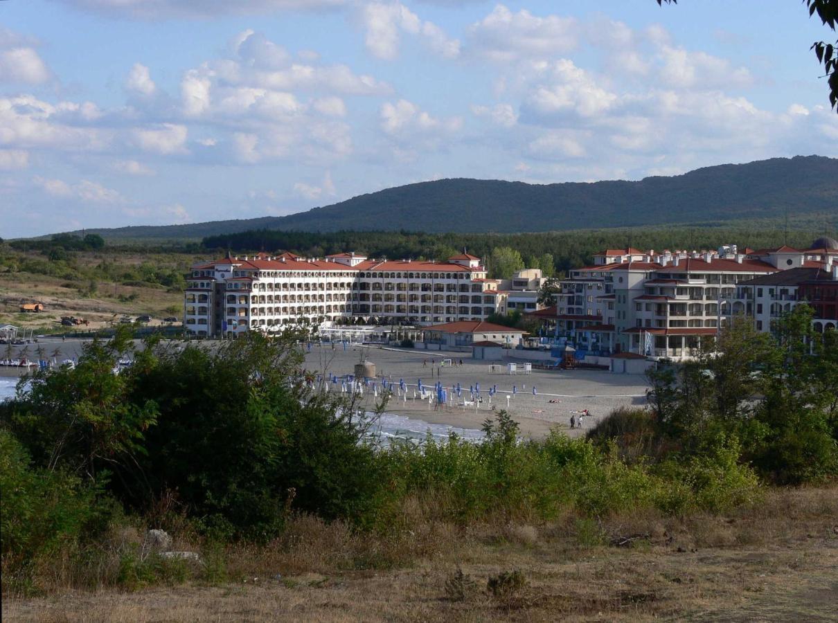 Апартаменти Кастро/Castro Apartments Tsarevo Exteriör bild